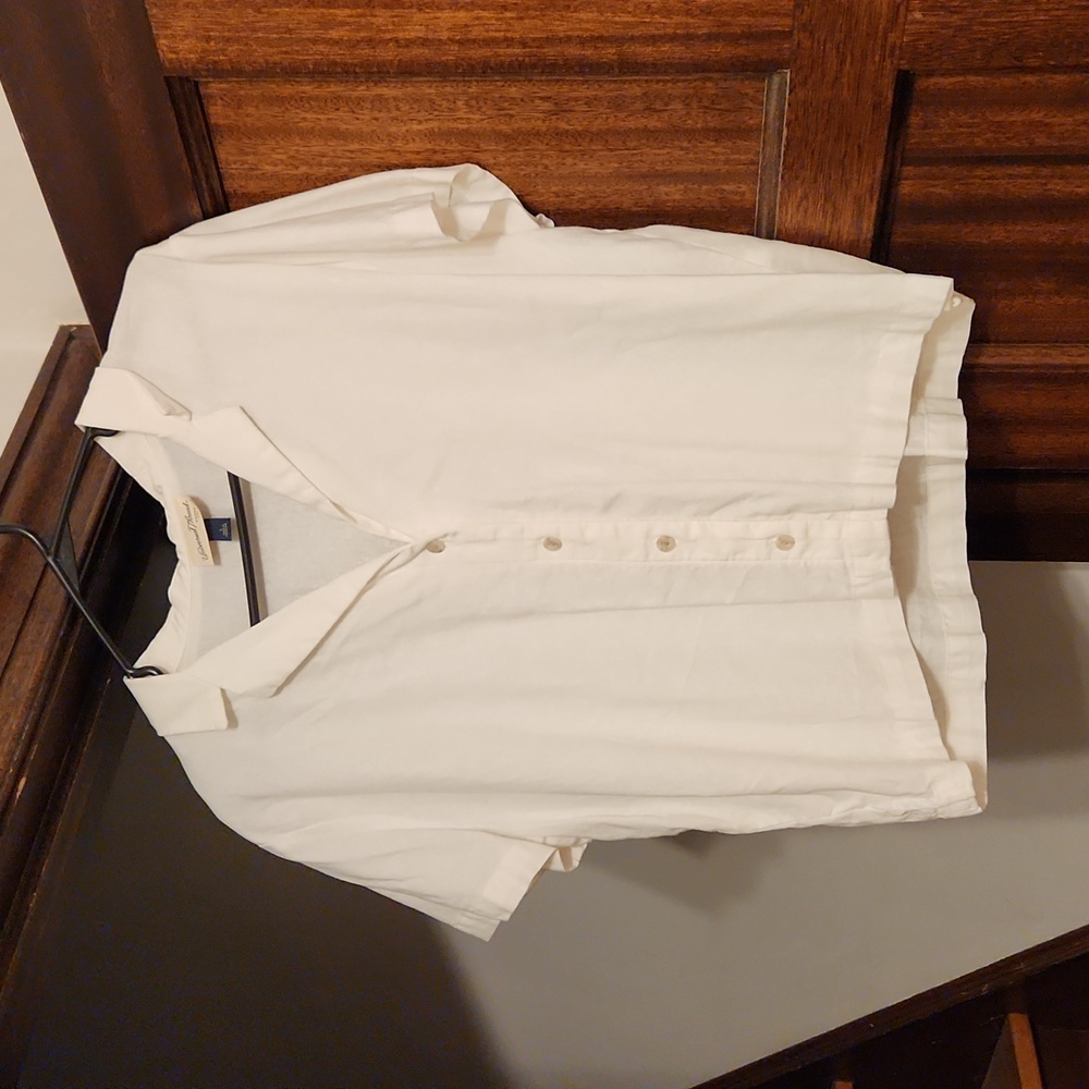 Target universal thread white shirt
